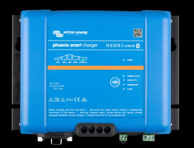 Hovedbilde Victron Phoenix Smart IP43 Batterilader 24V 16A 3-kanaler